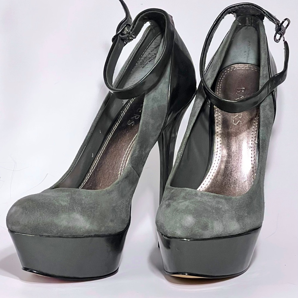 BAKERS Tandy Olive Grey Platform heel Size 6